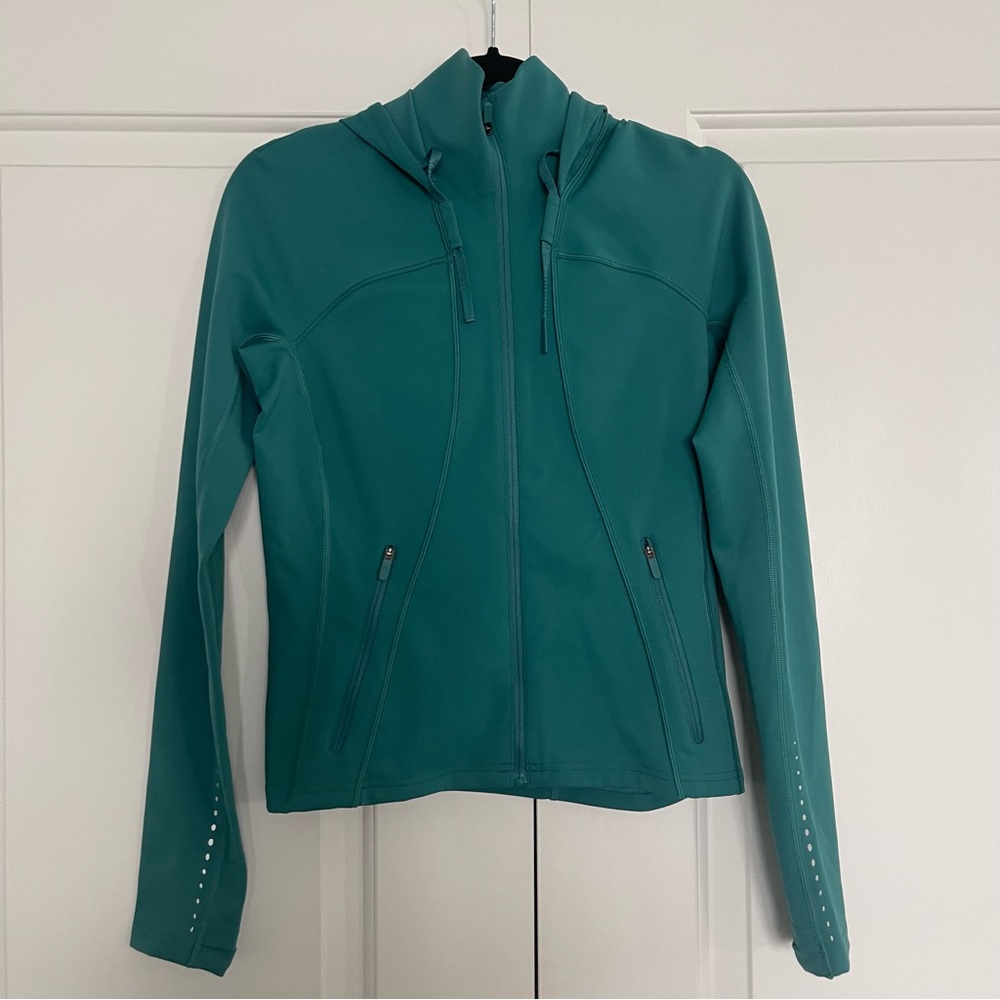Lululemon Rain Repellent Running Jacket in Teal size 6